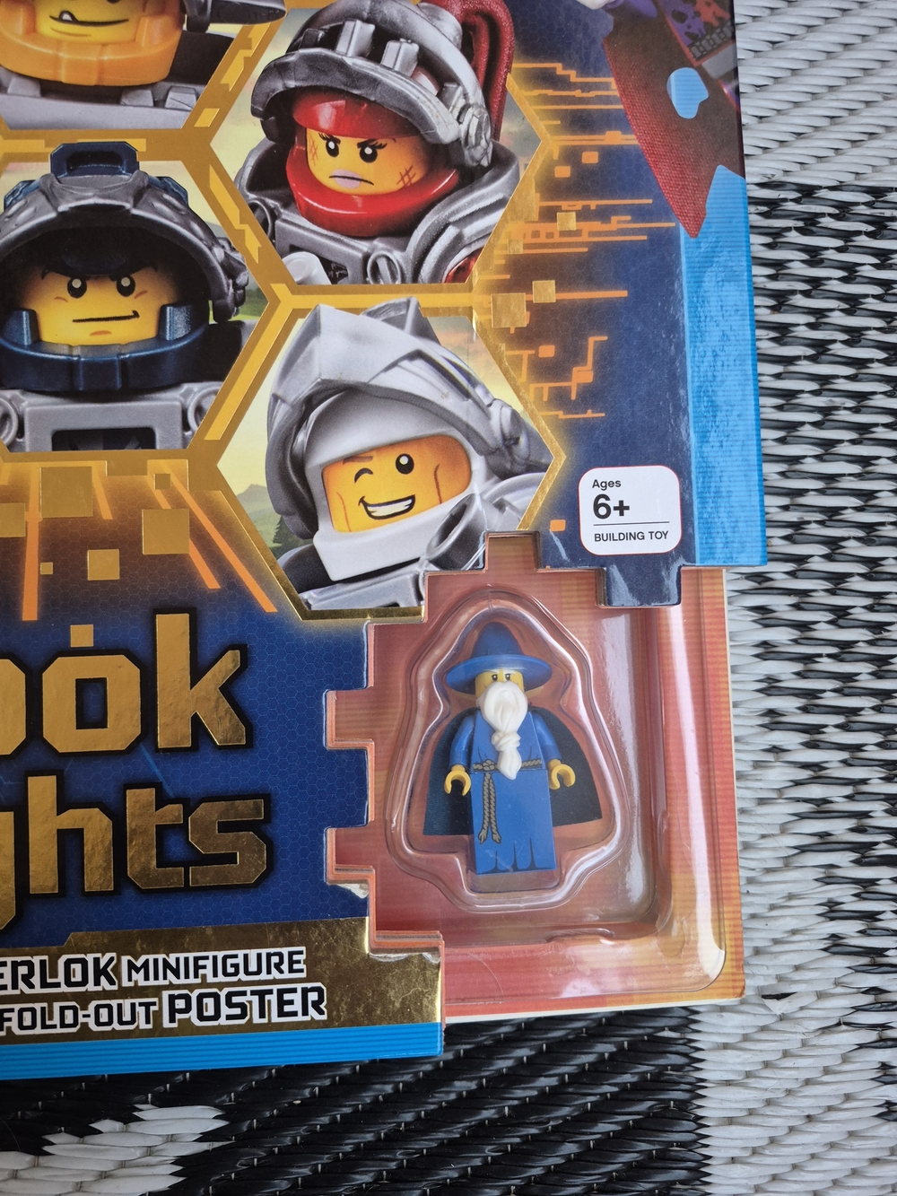Two LEGO Nexo Knights Books With Minifigures - Picture 5 of 9